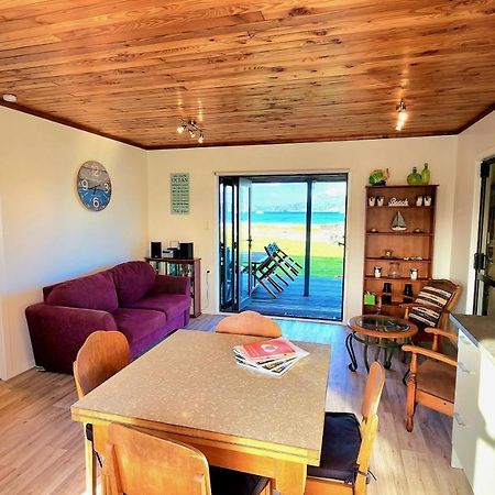 The Sunrise Bach - One Tree Point Holiday Home Exterior photo